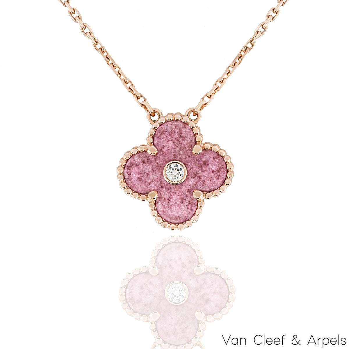 Van Cleef & Arpels Limited Edition 2021 Rhodonite Vintage Alhambra Holiday Pendant VCARP7TD00 Van Cleef & Arpels Limited Edition 2021 Rhodonite Vintage Alhambra Holiday Pendant VCARP7TD00